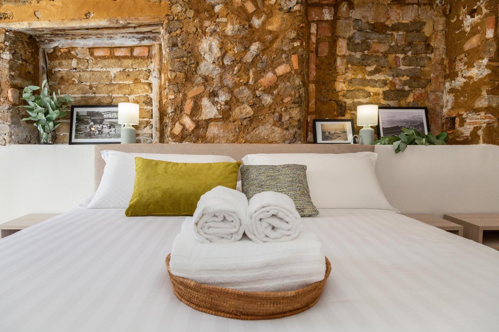Ausentu Guest House Тортоли Экстерьер фото