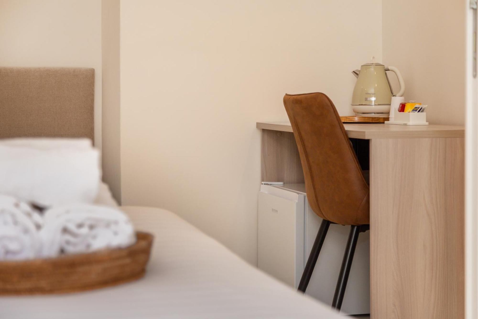 Ausentu Guest House Тортоли Экстерьер фото