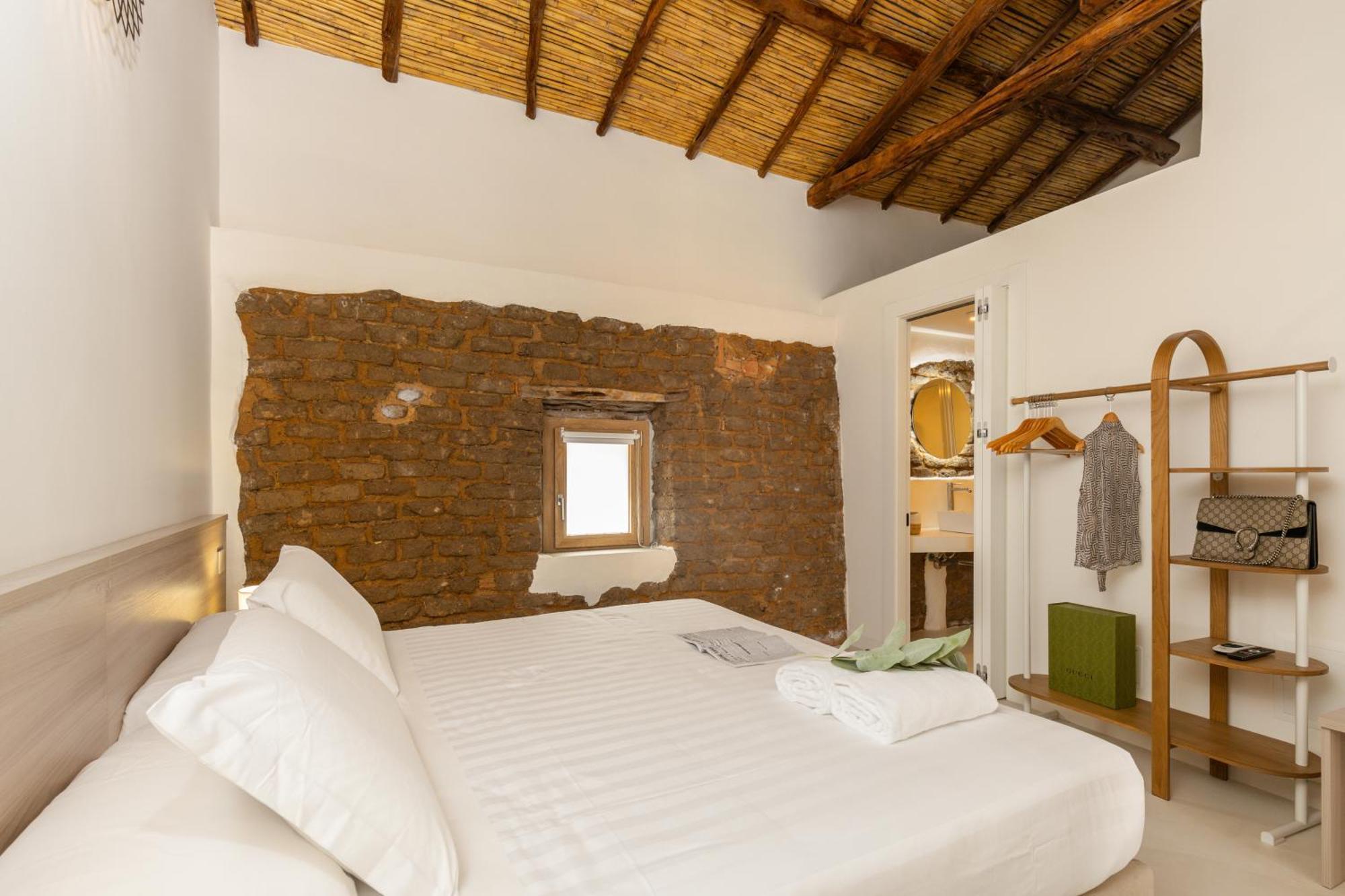 Ausentu Guest House Тортоли Экстерьер фото