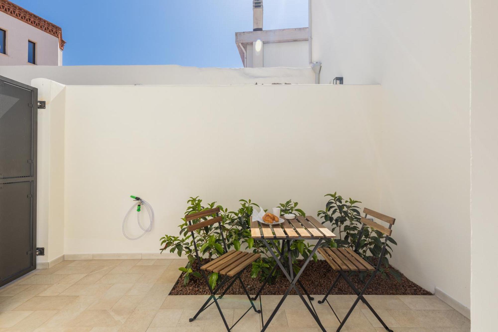 Ausentu Guest House Тортоли Экстерьер фото