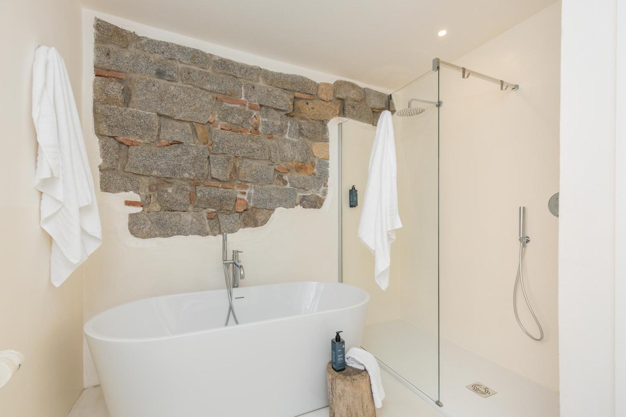 Ausentu Guest House Тортоли Экстерьер фото