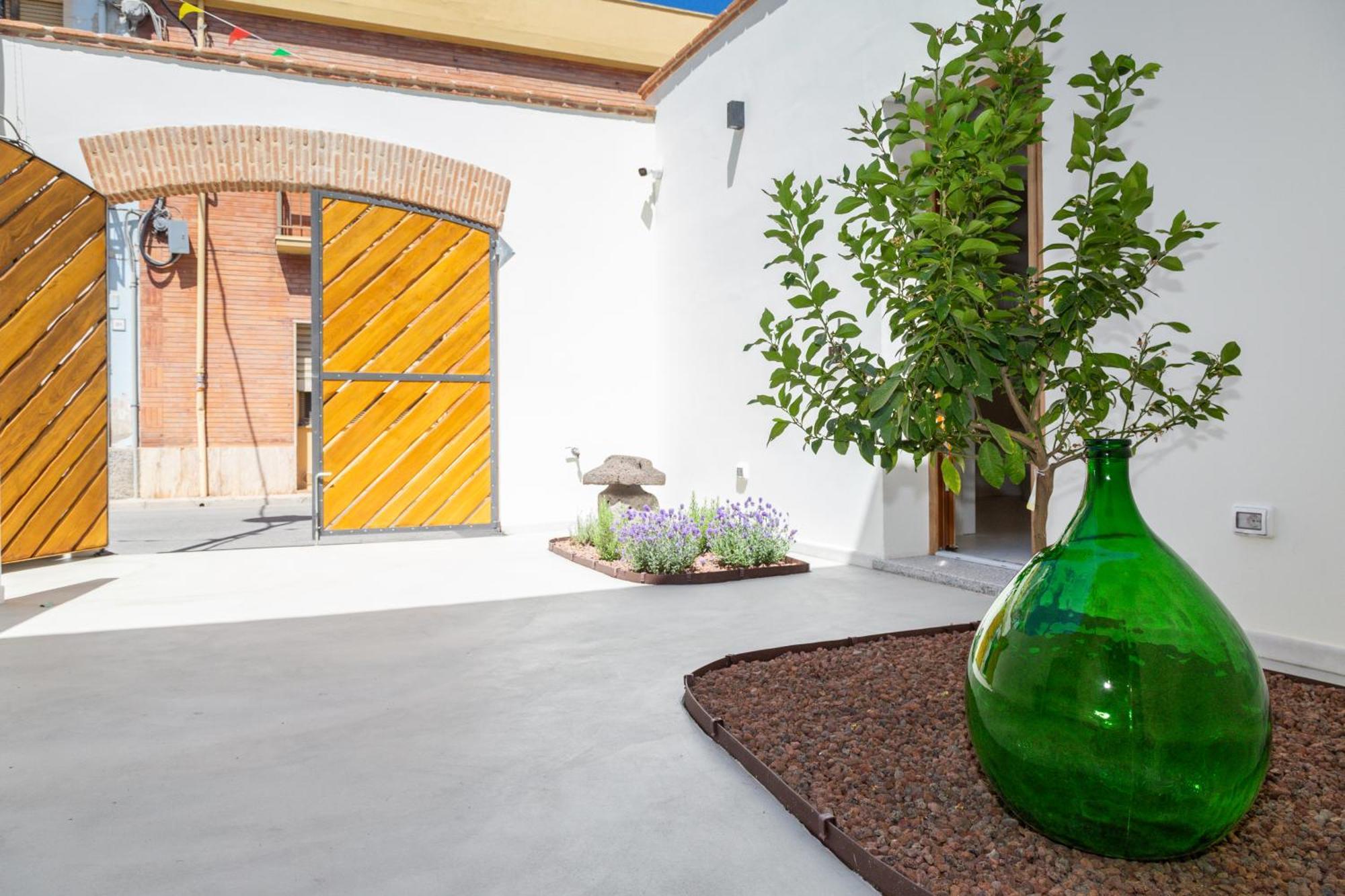 Ausentu Guest House Тортоли Экстерьер фото