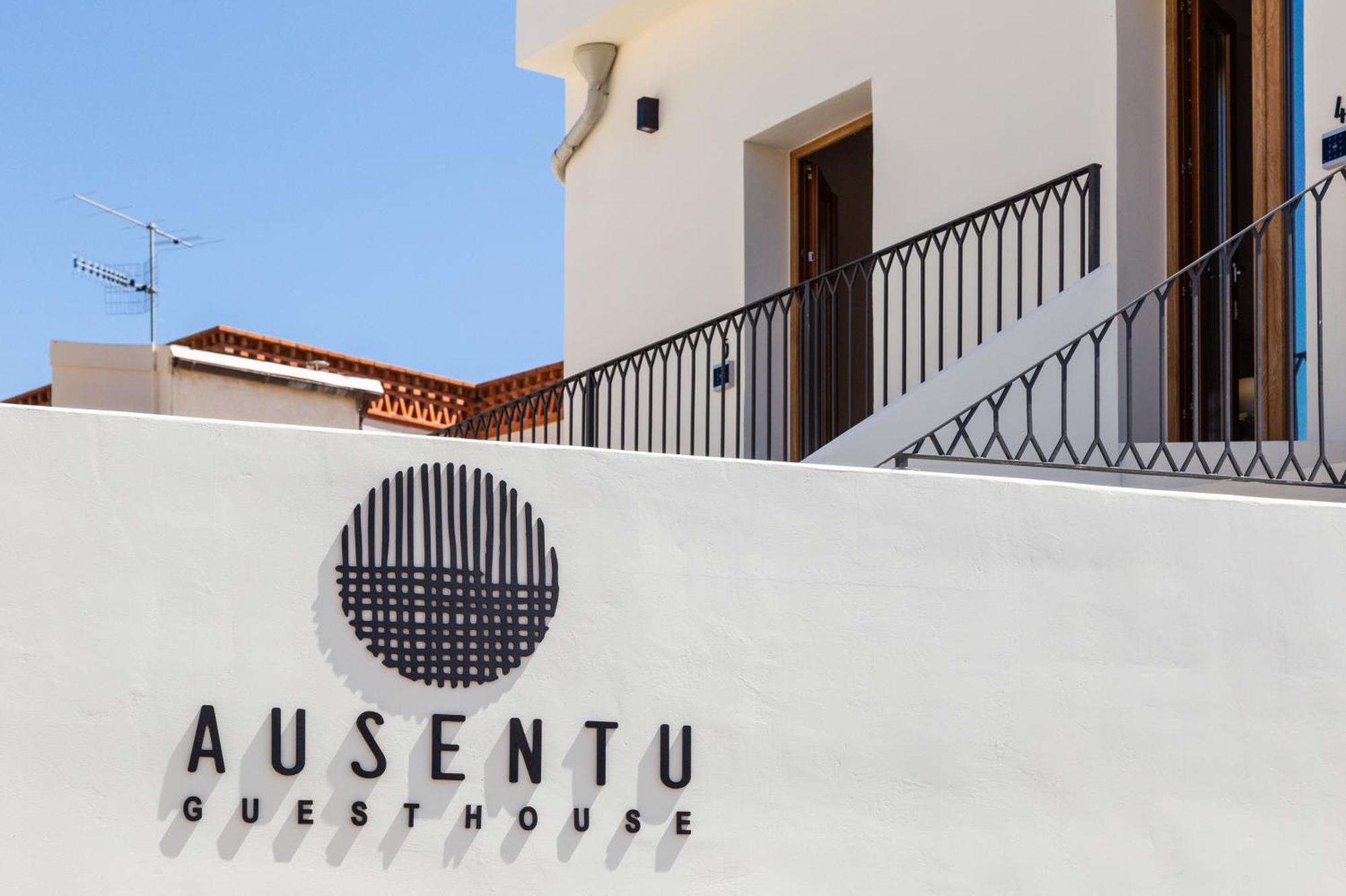 Ausentu Guest House Тортоли Экстерьер фото